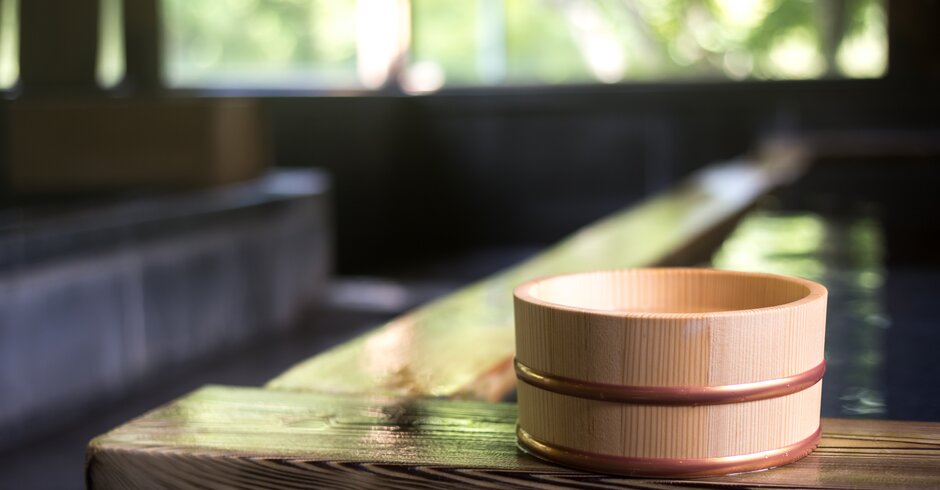 Becken in einem Wellnessbereich