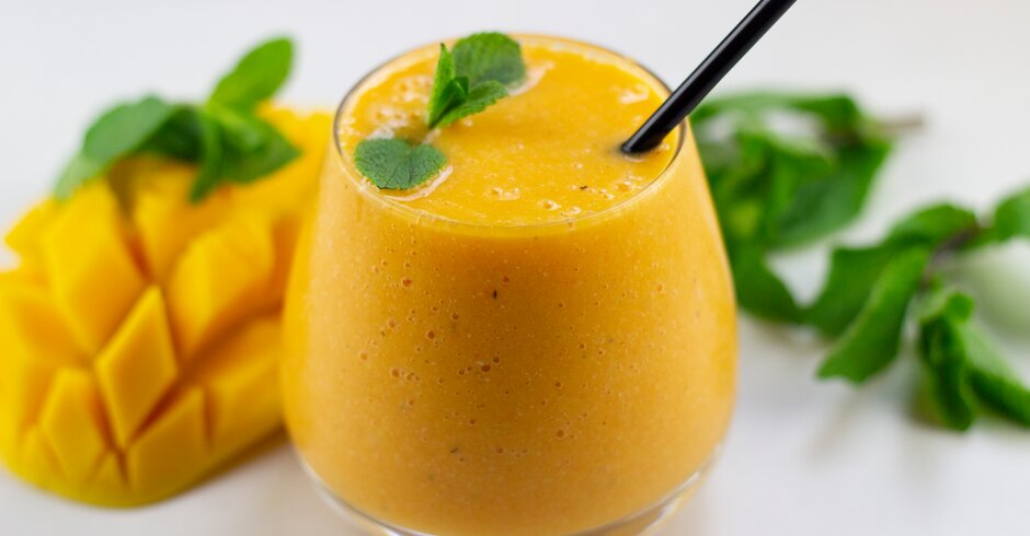 Basischer Smoothie mit Mango und Minze
